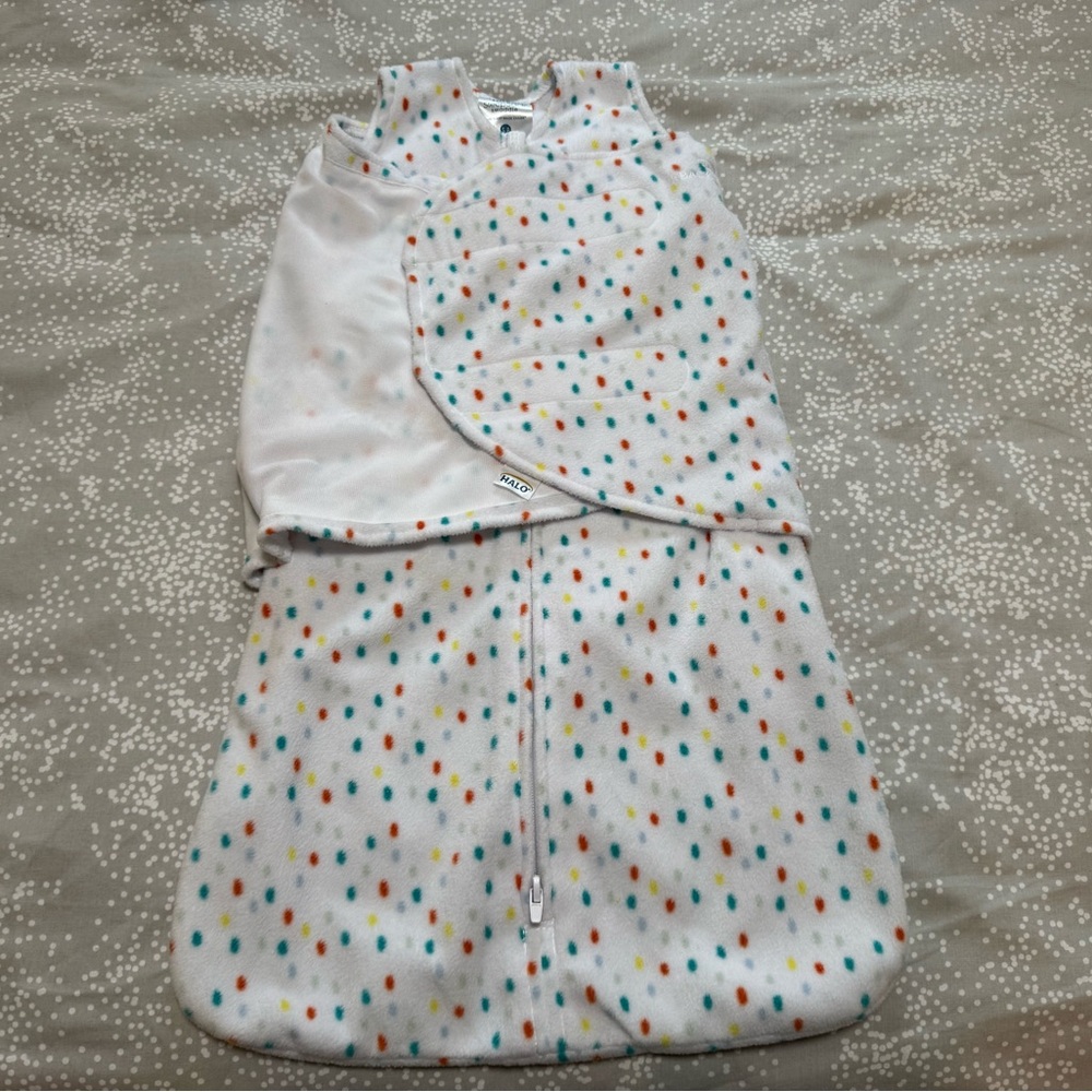 Halo Sleep Sack. Size small, 3-6 mo